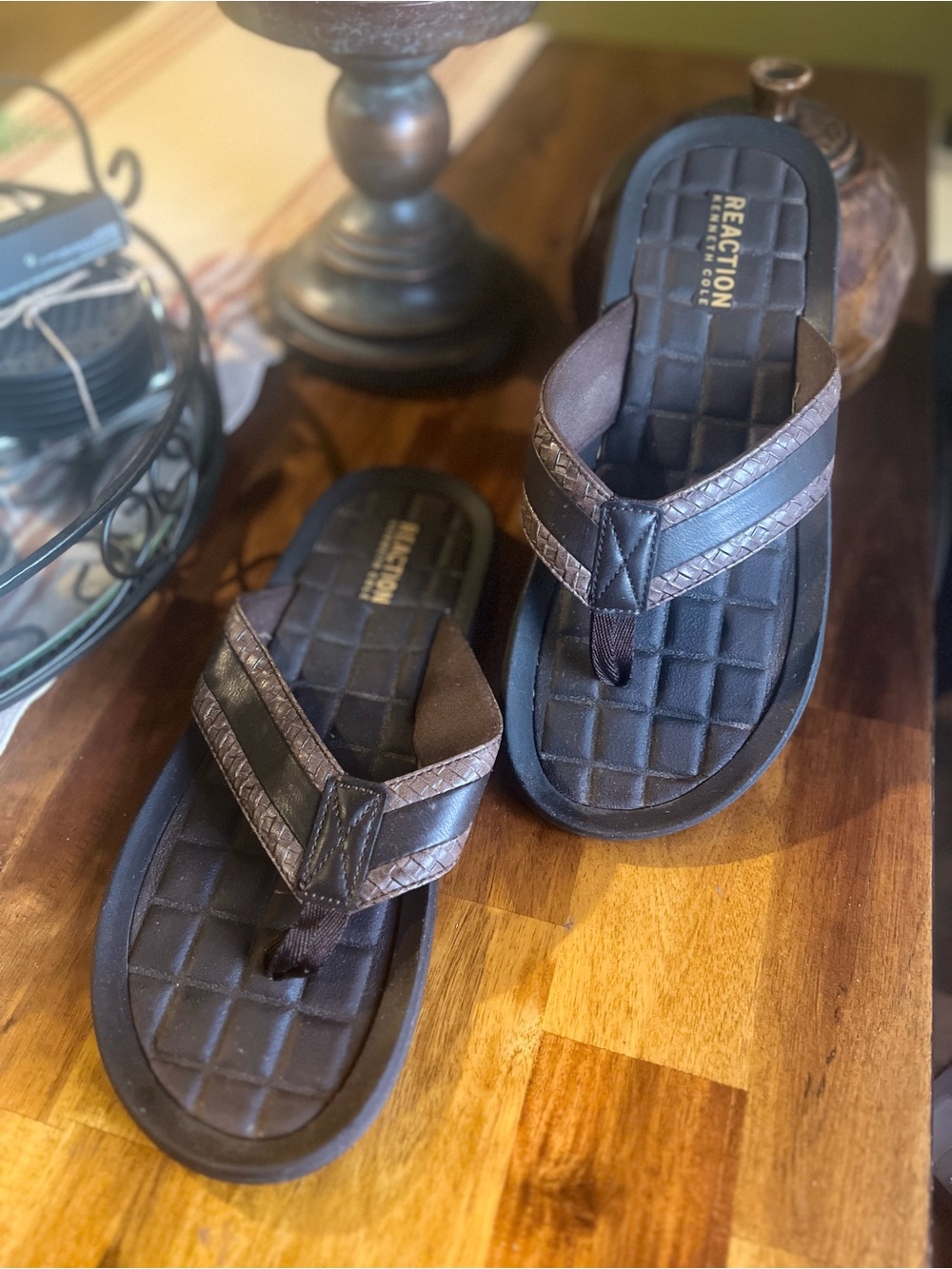 Reaction Kenneth Cole Brown Quilted Strap Flip Flops